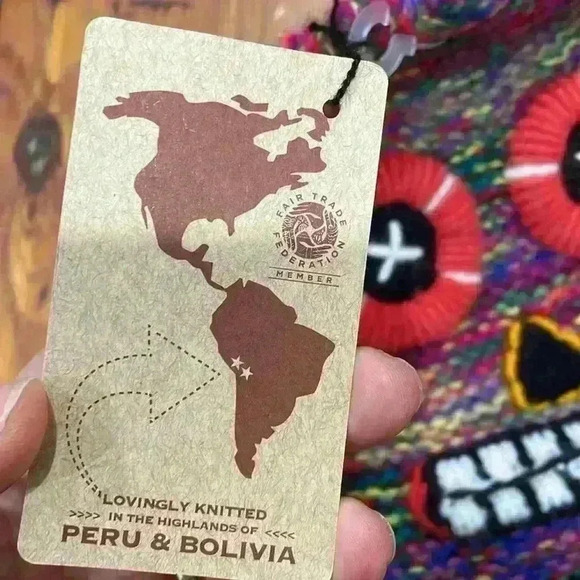 Andes Kids Fair Trade and Handmade acrylic and alpaca skull winter hat NWT - Picture 3 of 7